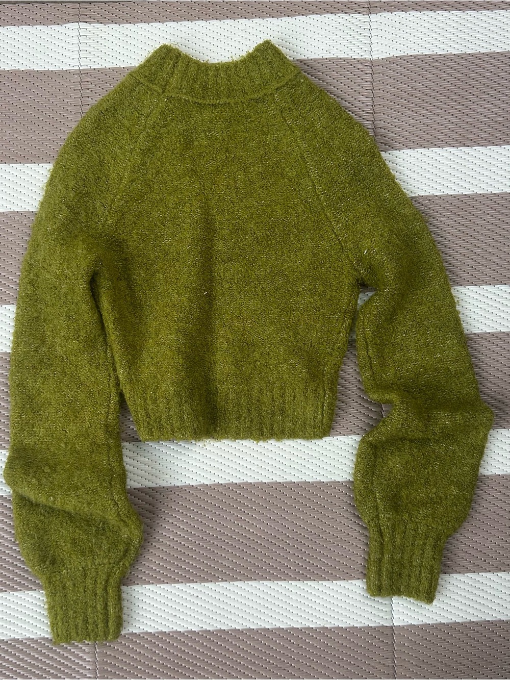 UO Wool Blend Green Mock Neck Cropped Sweater (Super Comfy!!) - Picture 4 of 4